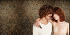 Frau und Mann lockig rothaarig